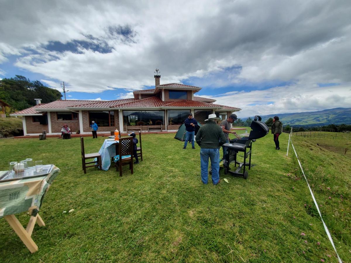 Balcon Al Cotopaxi Lodge Sangolqui