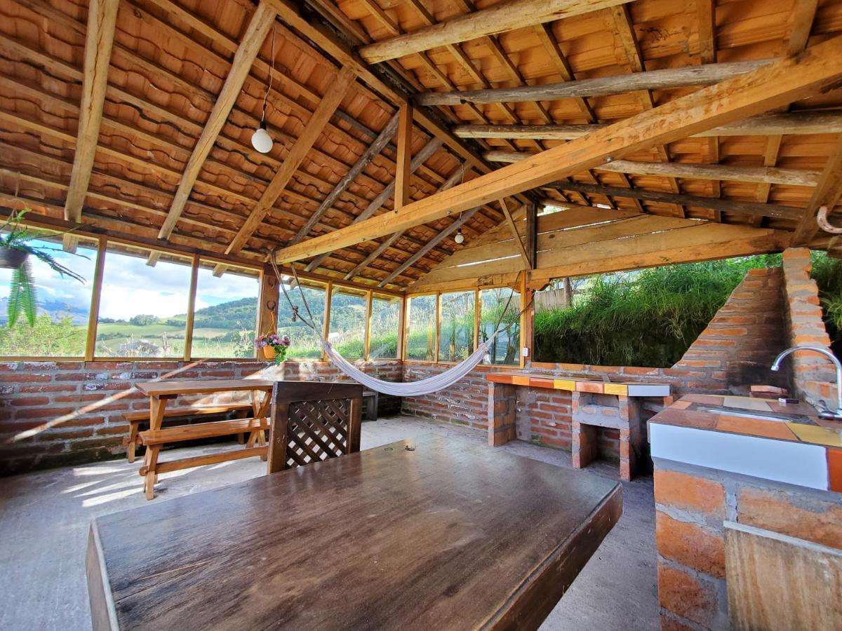Balcon Al Cotopaxi Lodge Sangolqui